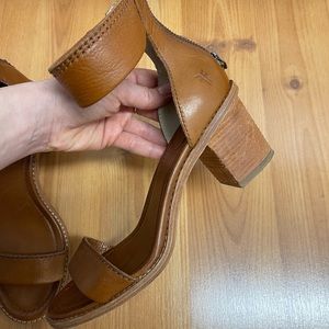 Frye - women’s brown leather block heel sandal. Size 7.5 ankle strap